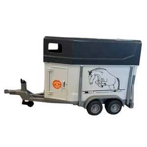 Bruder Horse Trailer 1:16‎ Scale White Grey Dual Axle Folding Ramp Germany